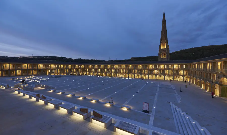 Piece Hall at night