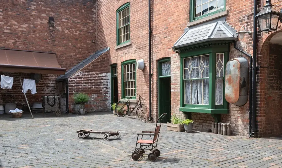 the inner courtyard of the Back to Backs