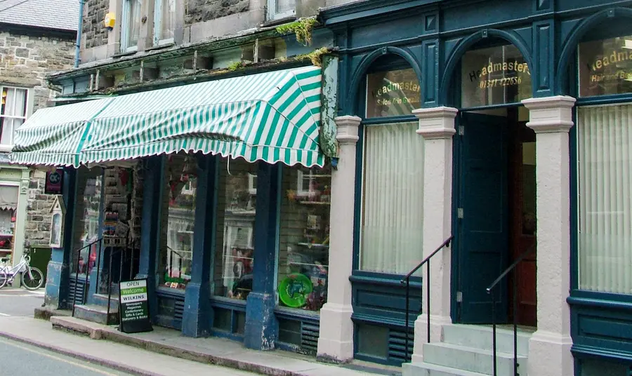 The shop front of Wilkins Newsagents in Dolgallau