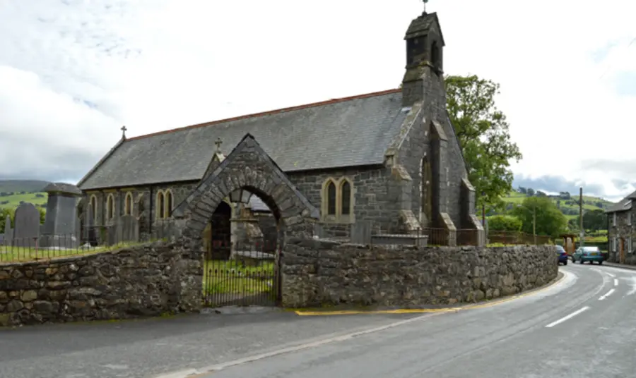 Eglwys Deiniol Sant, Llanuwchllyn