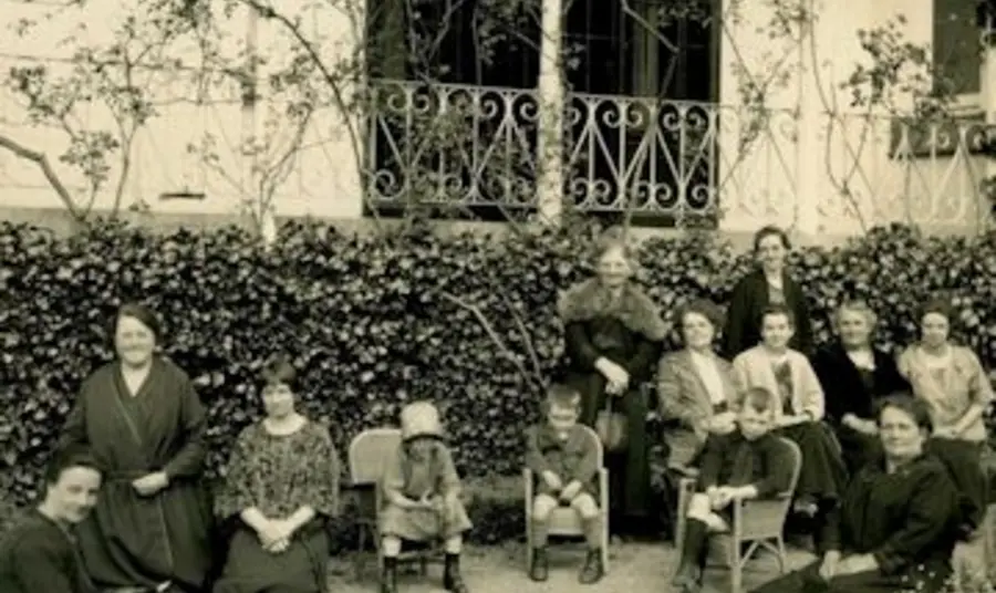 A group of convalescents in 1925