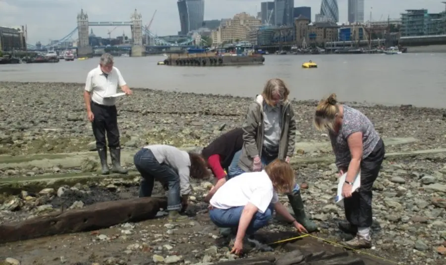 CITIZAN volunteers recording foreshore archaeology