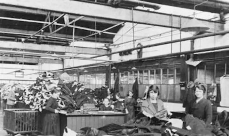 Newcastle Remembers: workers at Enderley Mills in 1916