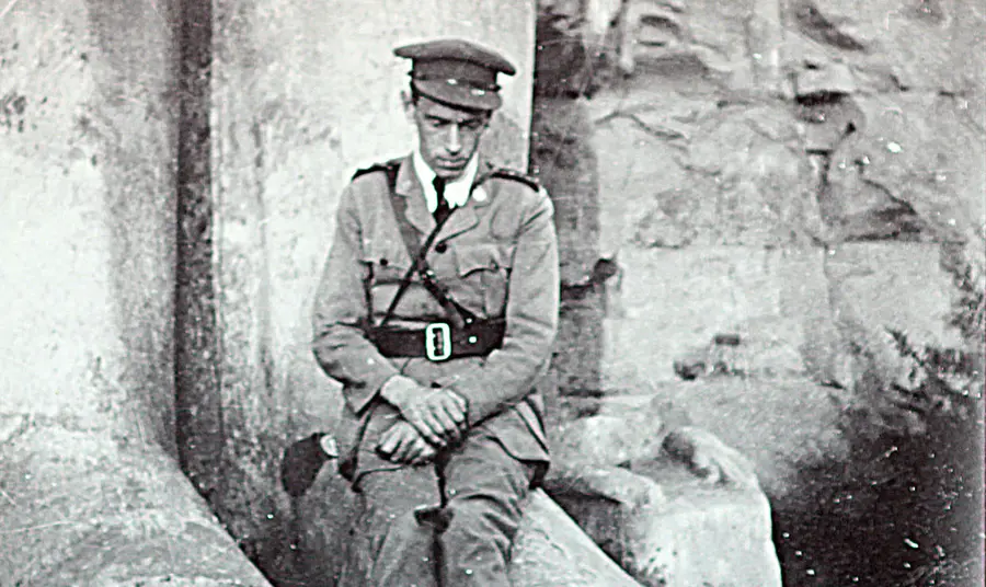 A British officer on duty in Egypt
