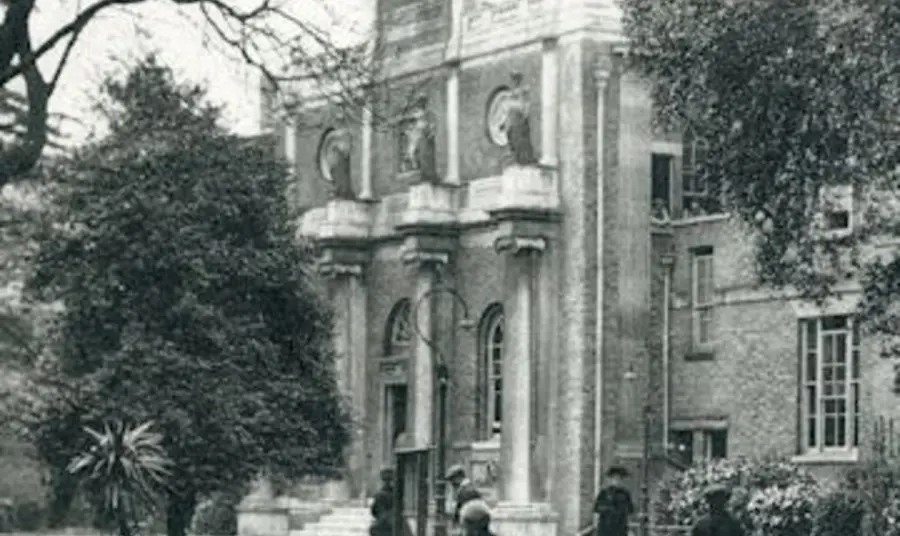 Ealing Public Library in 1910