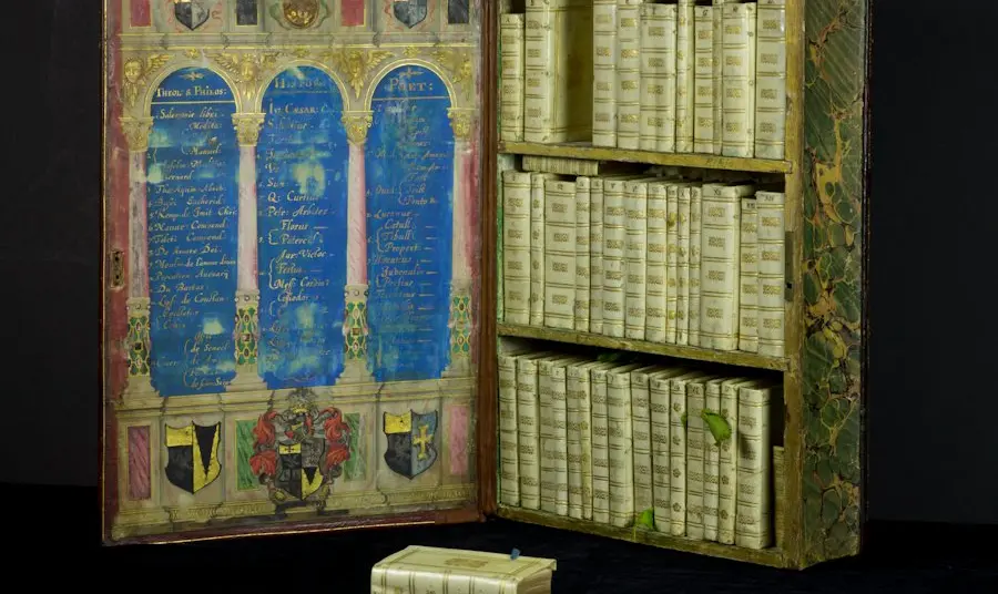 A 17th century travelling library