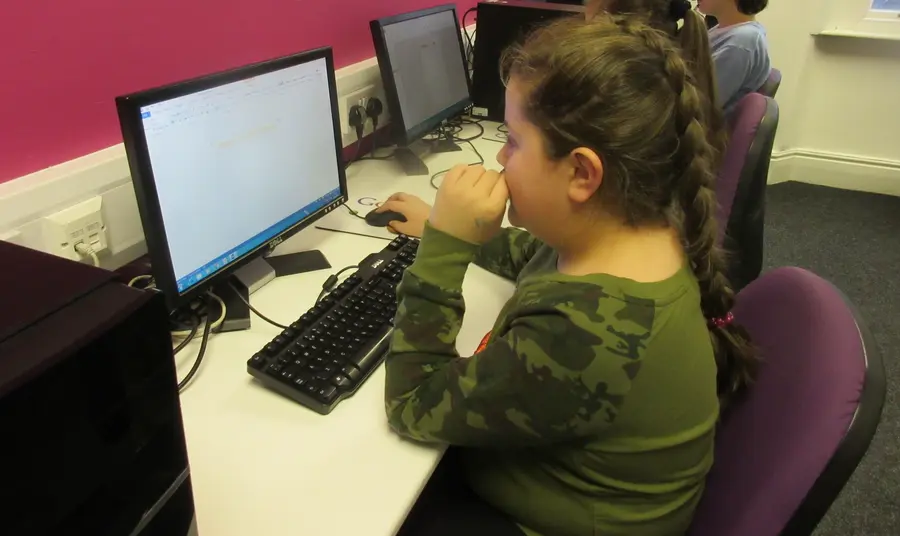 Young people using the internet to research the Somme