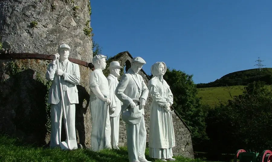 Clay statues at Wheal Martyn China Clay Museum 