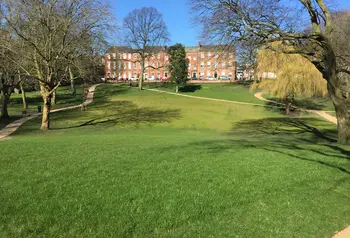 A sunny day in the historic gardens