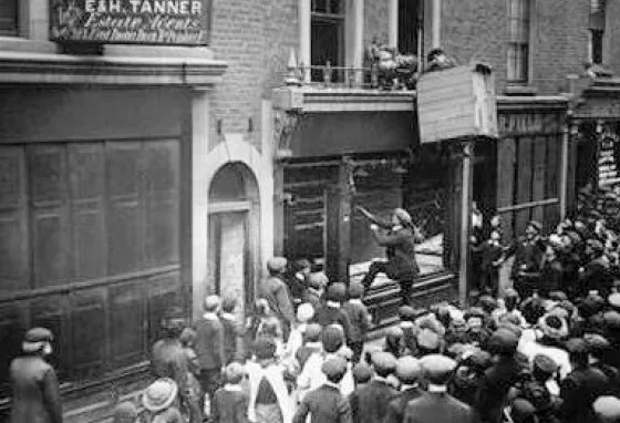 Anti-German riot in East London, 1915