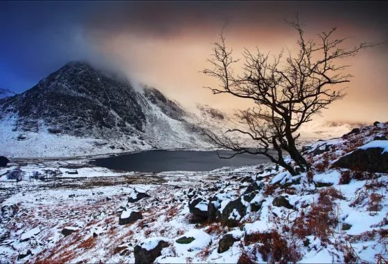 Dramatic picture of Llyn Ogwen in Snowdonia National