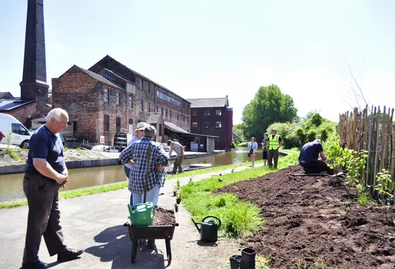 Volunteers at Middleport Pottery