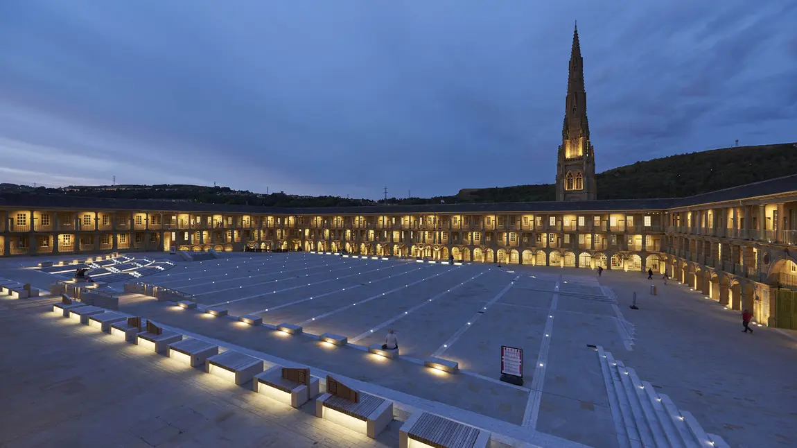 Piece Hall at night