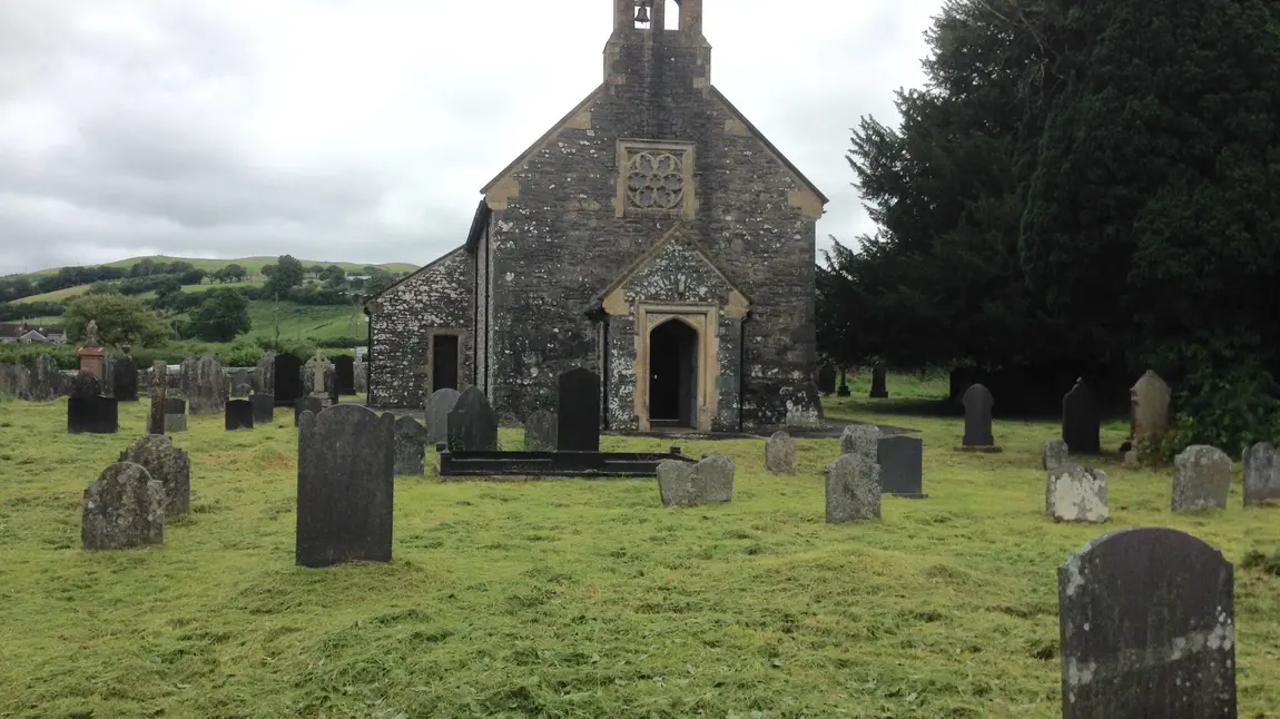 Eglwys, Llanfair Clydogau