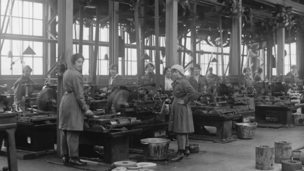 Women in a Small Heath factory during the First World War