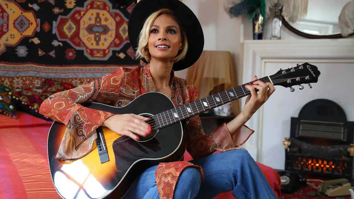 Alesha Dixon in Jimi Hendrix's flat
