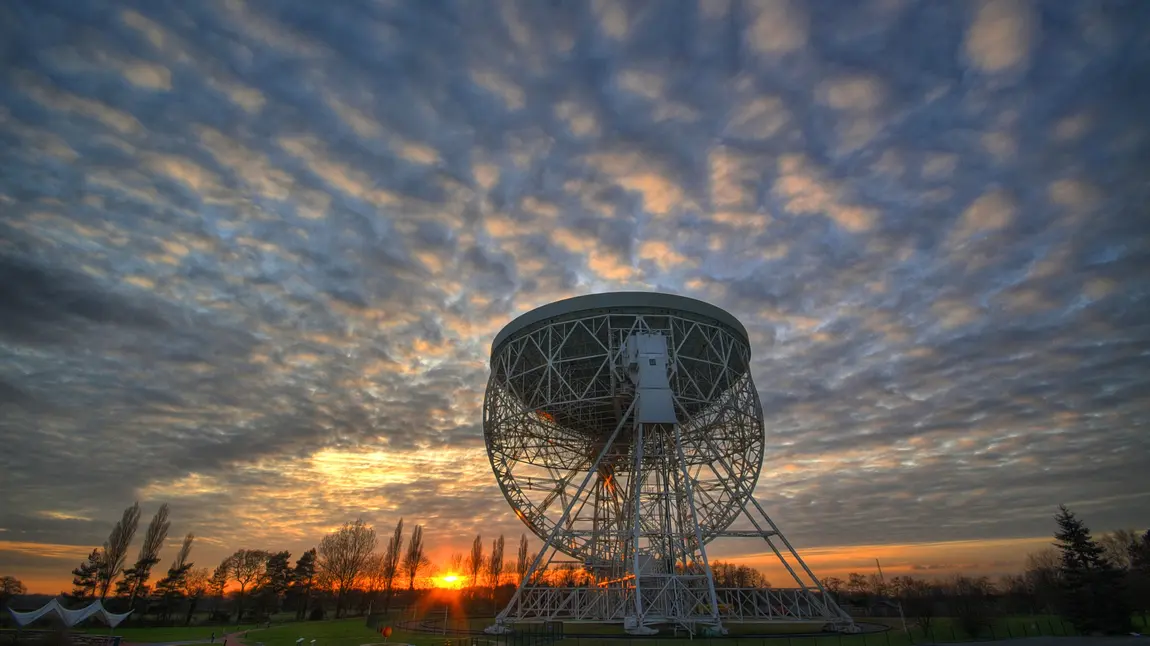 The Lovell telescope at sunset