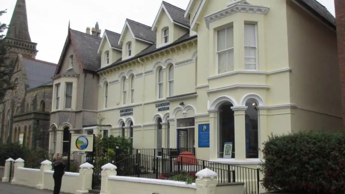 Amgueddfa Llandudno yn dathlu Gŵyl Amgueddfeydd Cymru mewn steil trwy ennill grant Cronfa Dreftadaeth y Loteri