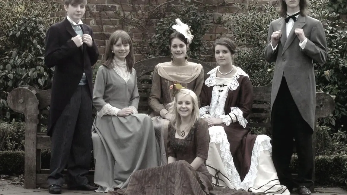 Central Youth Theatre members at Bantock House